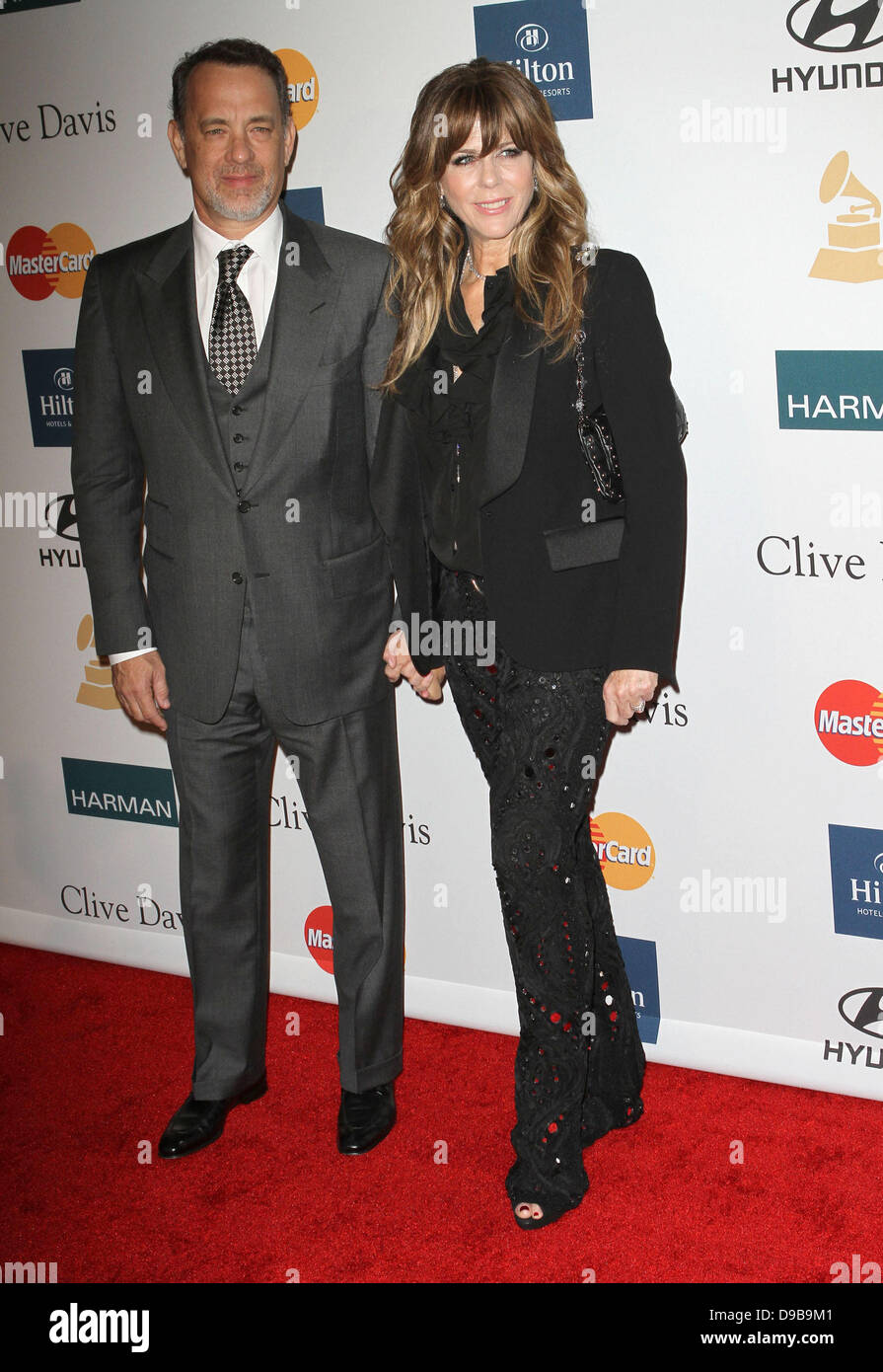 Rita Wilson, Tom Hanks Clive Davis e la Recording Academy 2012 Pre-GRAMMY gala tenutosi presso il Beverly Hilton Hotel di Los Angeles, California - 11.02.12 Foto Stock