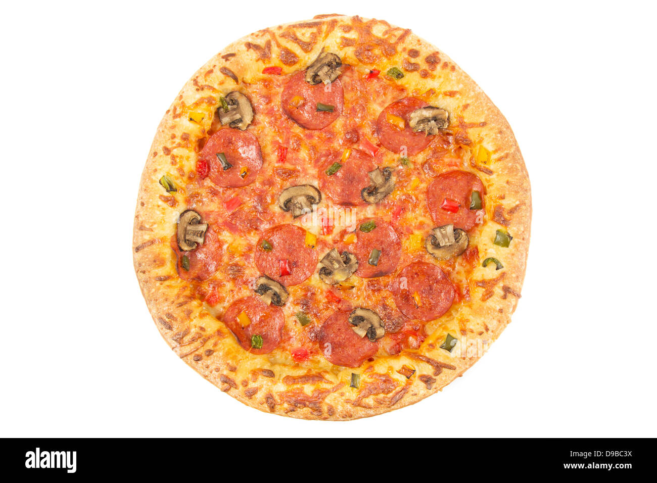Tutta la salsiccia per pizza pizza top view su sfondo bianco Foto Stock