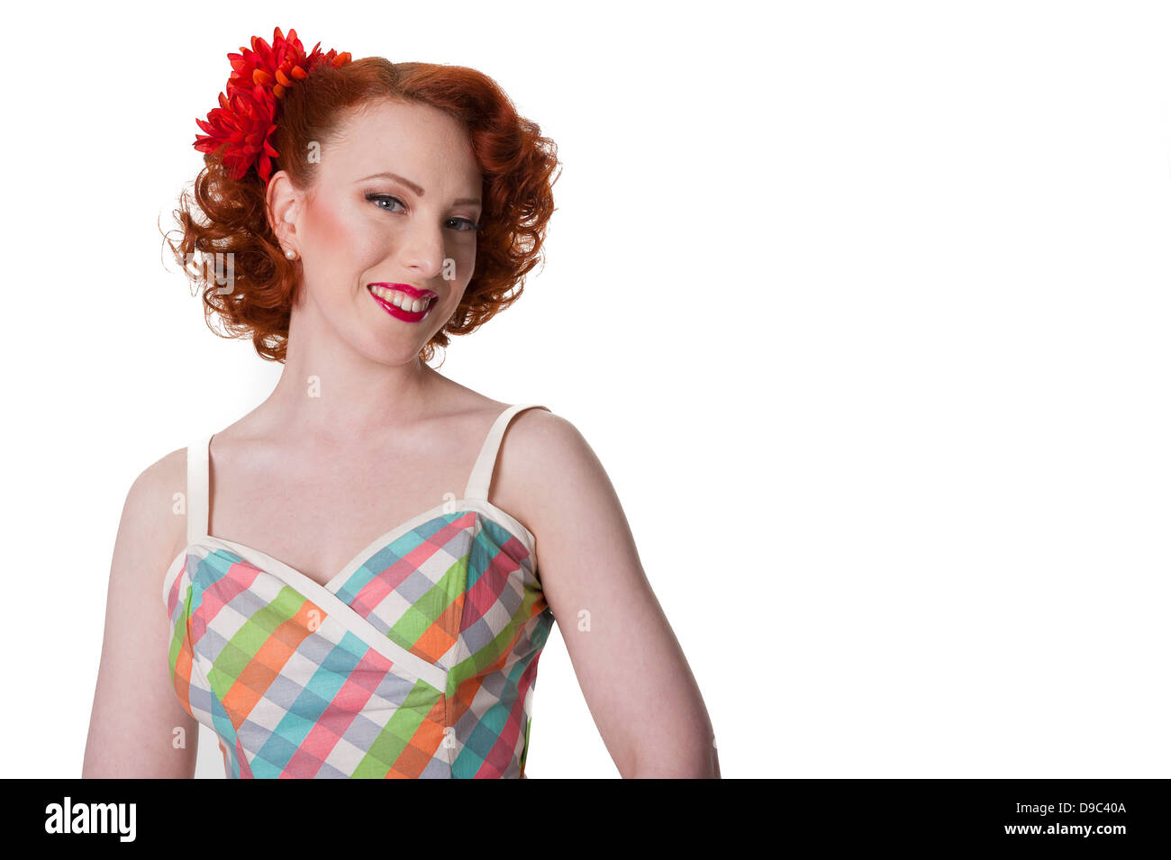 Retrò degli anni cinquanta redhead femmina, isolato su bianco Foto Stock
