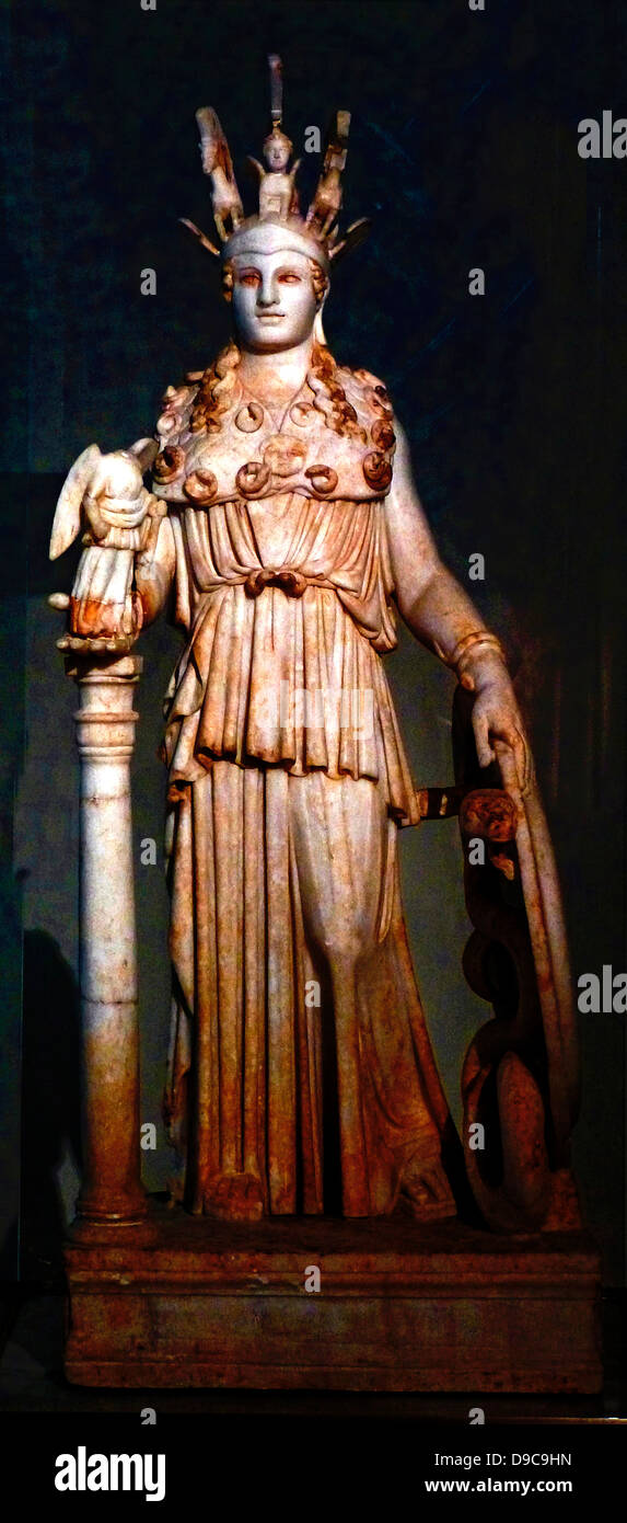 Statuetta di Atena, Pentelic marmo, trovati in Atene, vicino alla scuola Varvakeion. Conosciuta come la 'Varvakeion Athena' Questa statuetta è la più vera e meglio conservato copia della statua di culto di Athena Parthenos da Fidia, che fu eretto nel 438 A.C. Foto Stock
