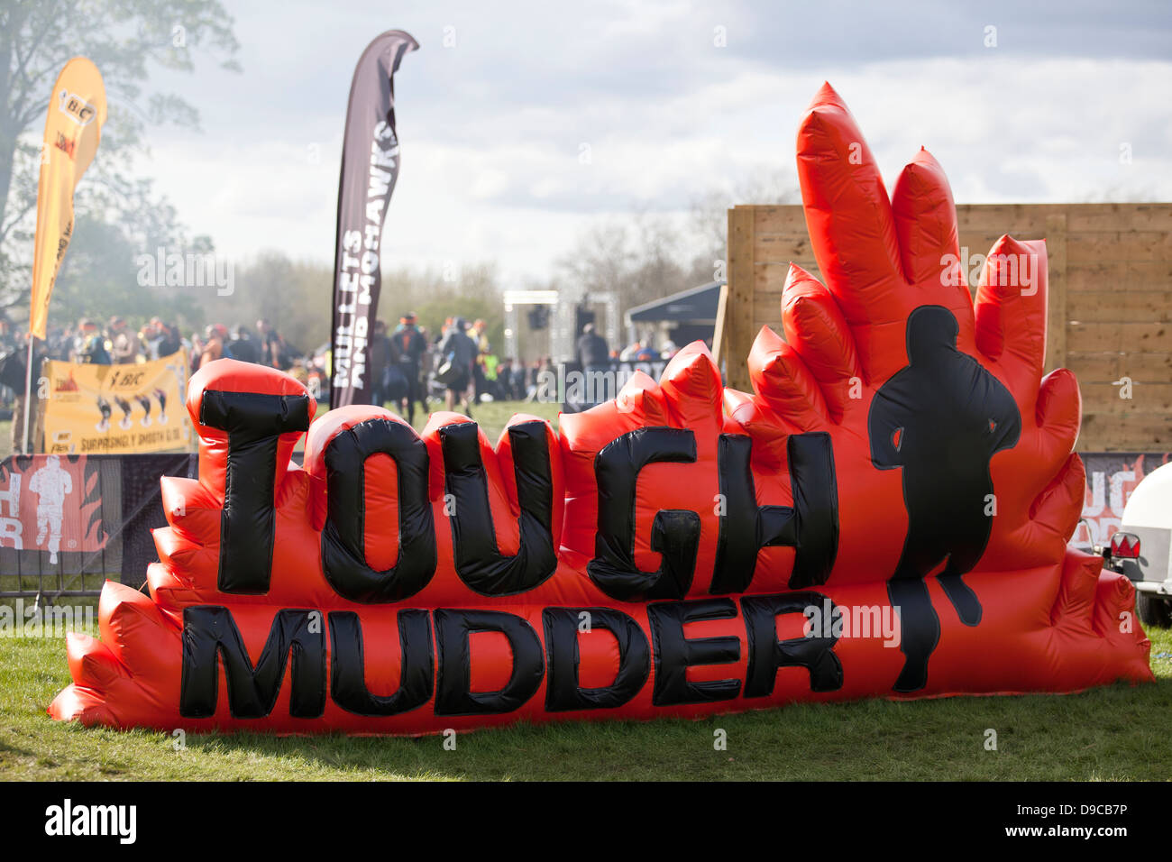 Mudder dura 2013 (un evento di endurance) in Kettering/Nord Est di Londra Foto Stock