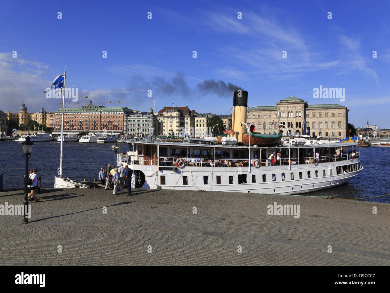 Gamla Stan, turistico vapore a Skeppsbron, Stoccolma, Svezia e Scandinavia Foto Stock