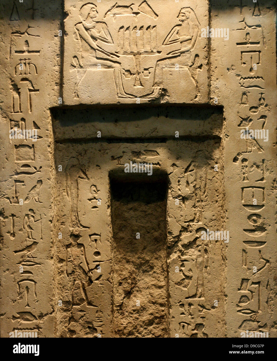 Falsa porta da una cappella in un antico regno, tomba egizia. Dalla tomba di Saqqara 3513. Foto Stock