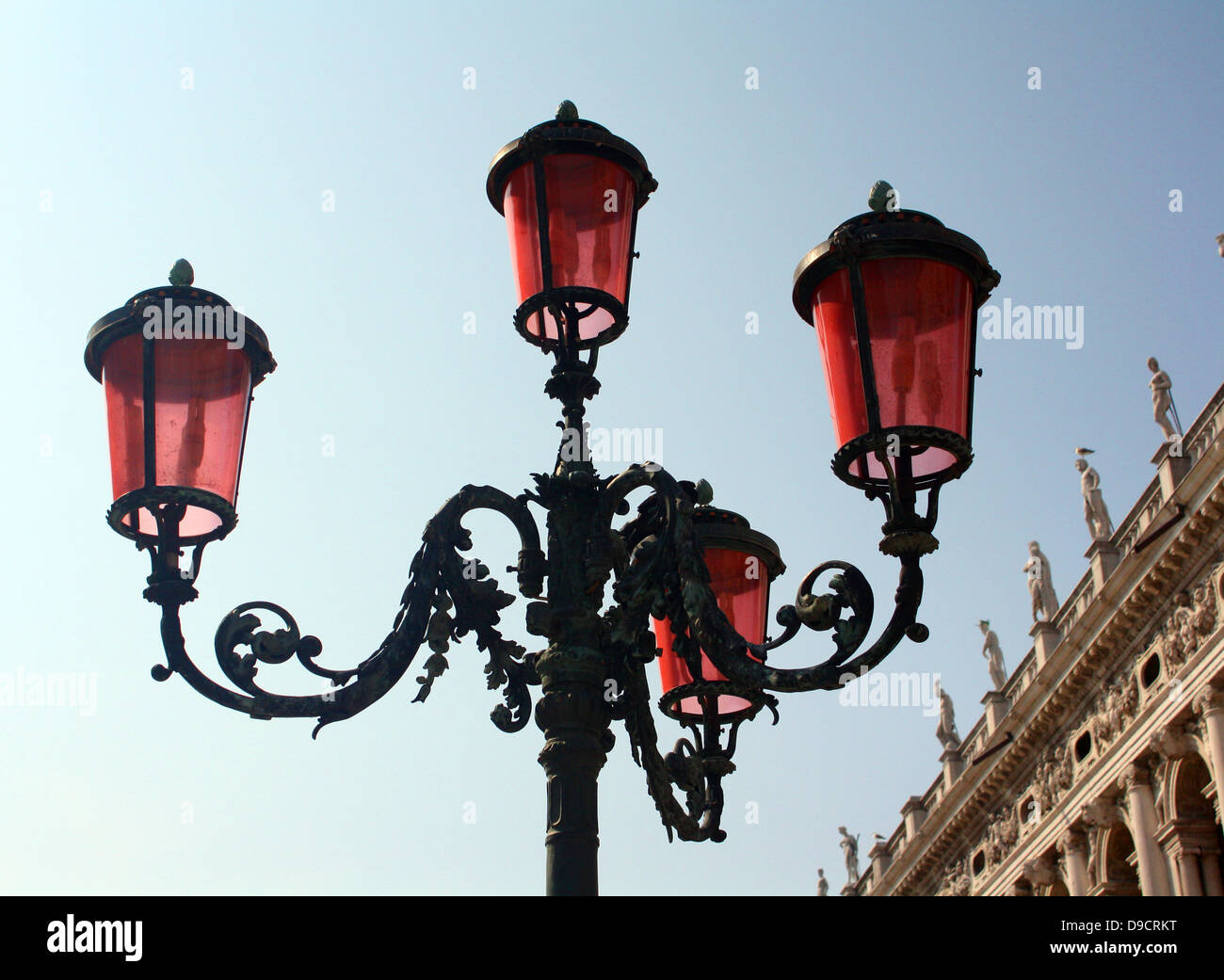 Risparmio energetico eco-friendly l'illuminazione su un lampione nella piazzetta di San Marco, Venezia. Foto Stock