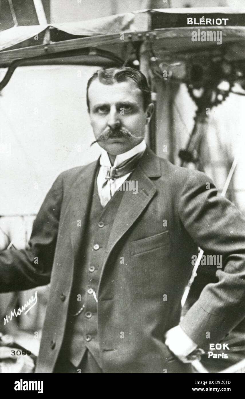 Louis Charles Bleriot (1872-1936) aviatore francese, ingegnere e inventore. Nel 1909 fu il primo a volare attraverso il canale in inglese in un più pesante che macchina dell'aria. Foto Stock