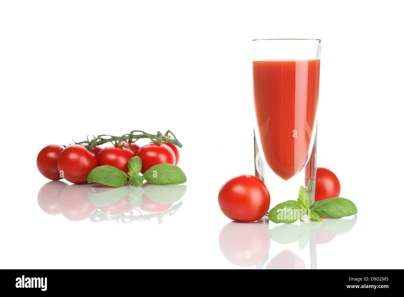 Il succo di pomodoro e basilico Foto Stock