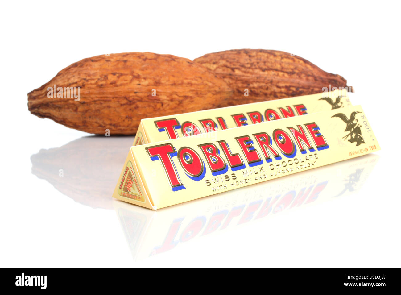 Toblerone con frutta di cacao Foto Stock