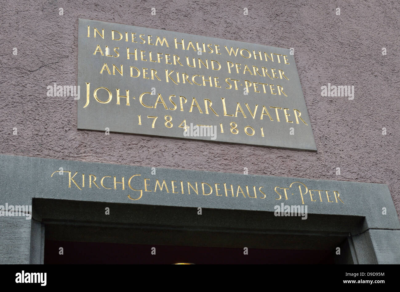 Lapide commemorativa Johann Caspar Lavater, Kirchgemeindehaus San Pietro, Zurigo, Svizzera. Foto Stock