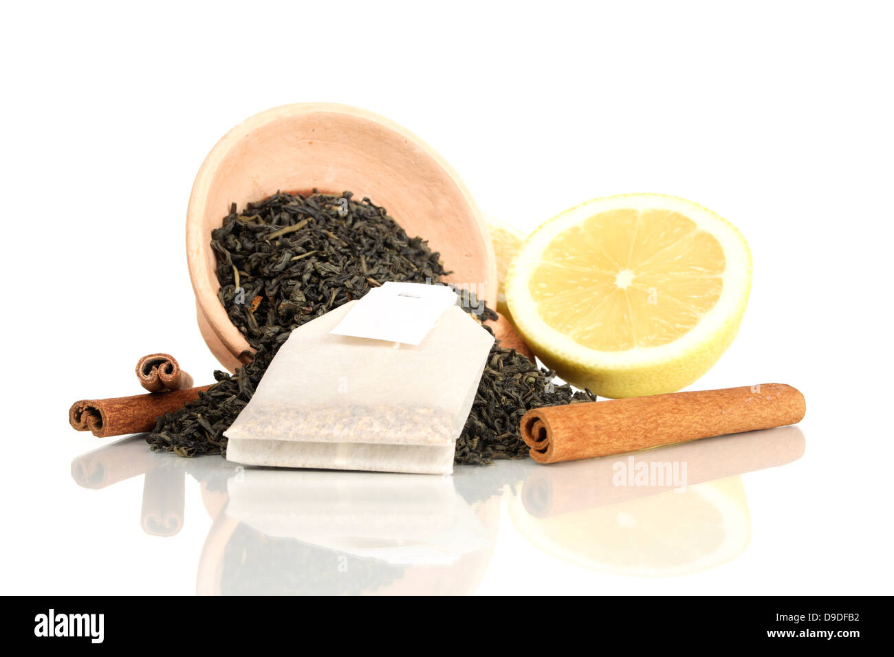 Tè al limone miscela con bastoncini di cannella Foto Stock