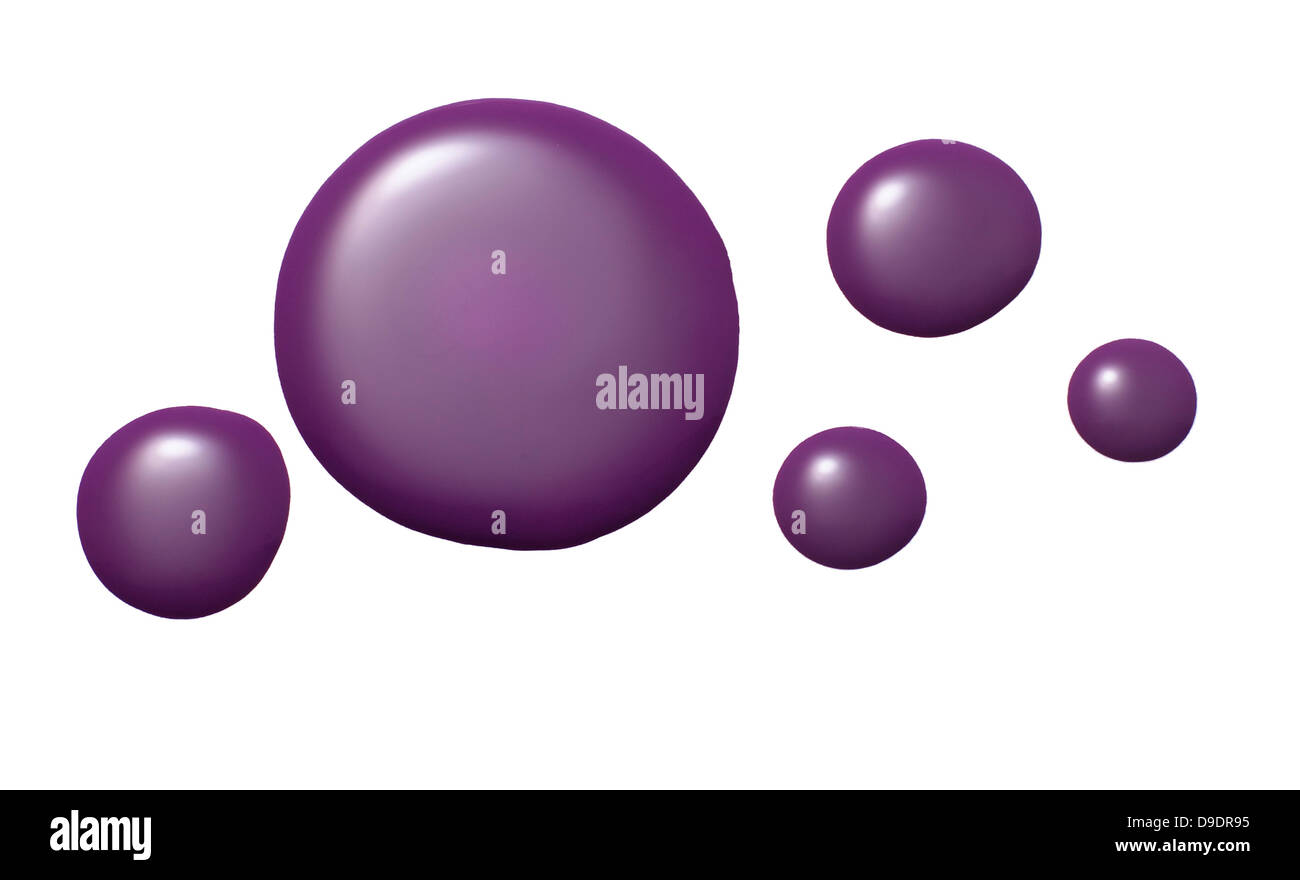Viola smalto per unghie blob ritagliato su uno sfondo bianco Foto Stock