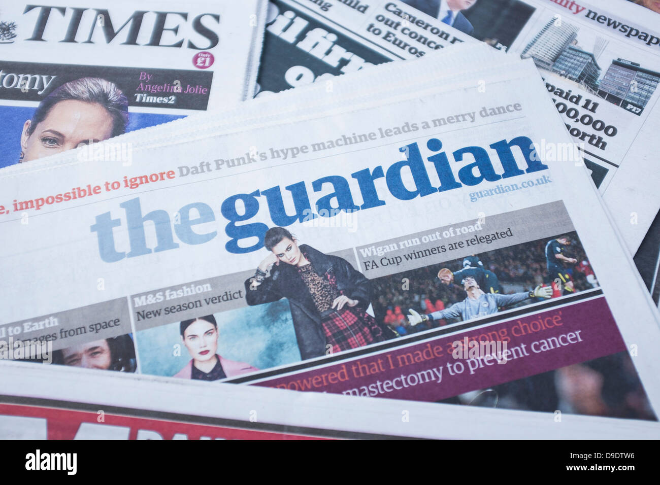 Il Guardian UK Stampa Newspaper front page headilnes Foto Stock