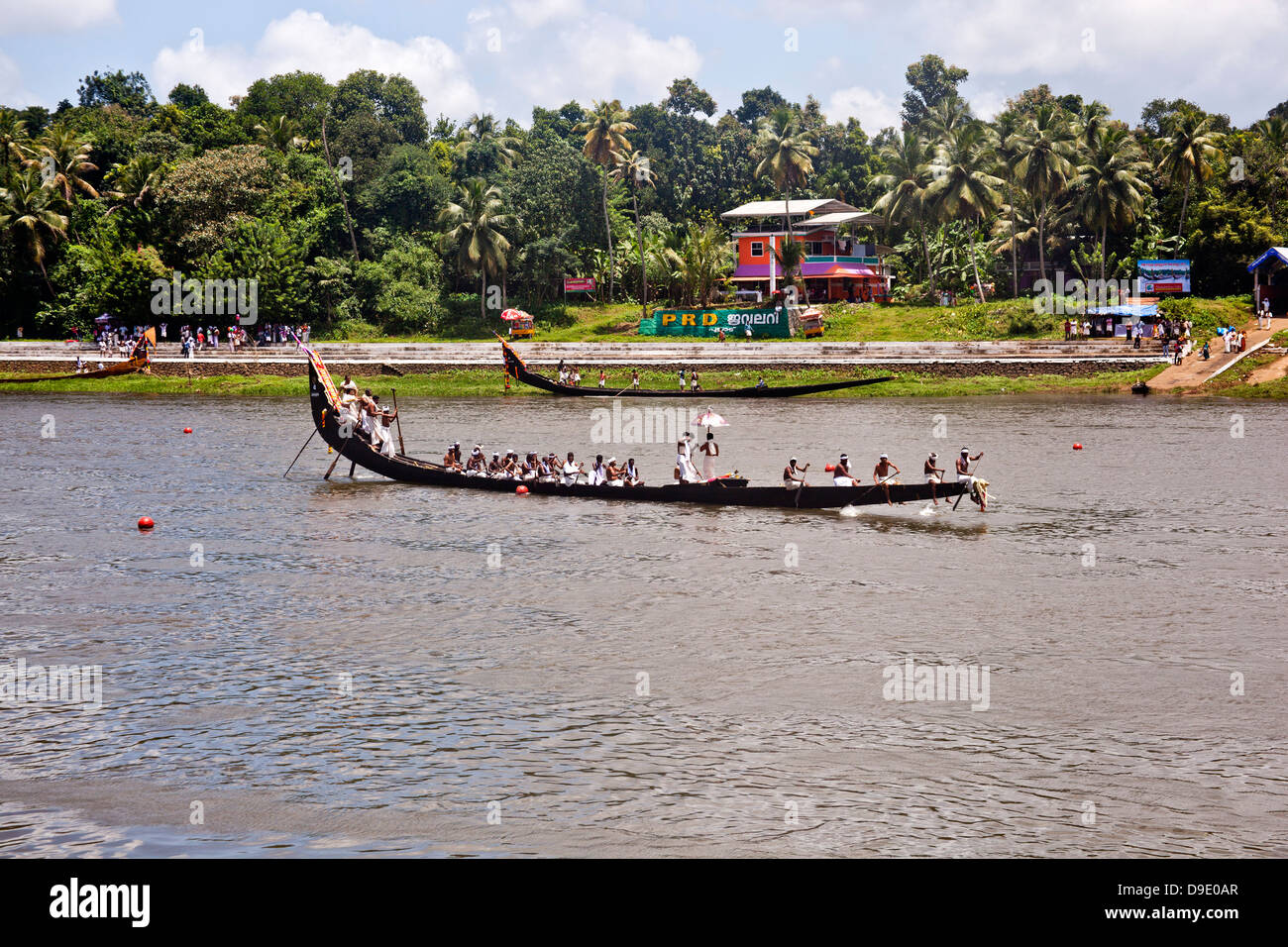 Snake boat race sul fiume Pampa al Festival di Onam, Aranmula, Kerala, India Foto Stock