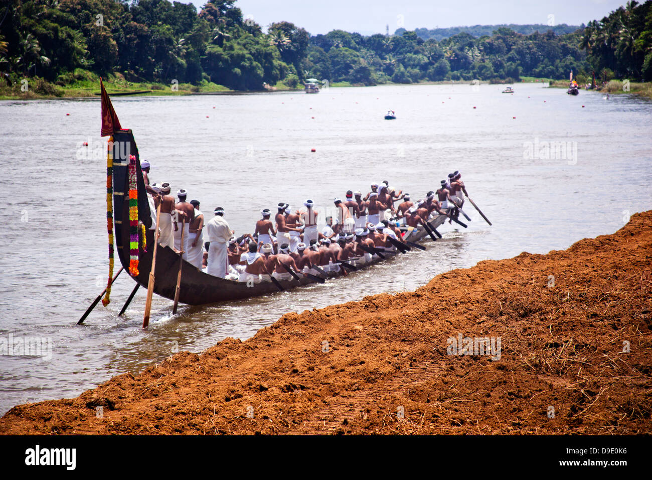 Snake boat race sul fiume Pampa al Festival di Onam, Aranmula, Kerala, India Foto Stock
