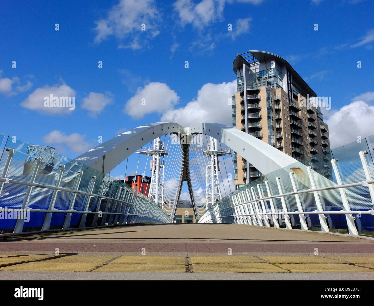 Regno Unito, Salford, sospensione ponte in prossimità di Media City Foto Stock