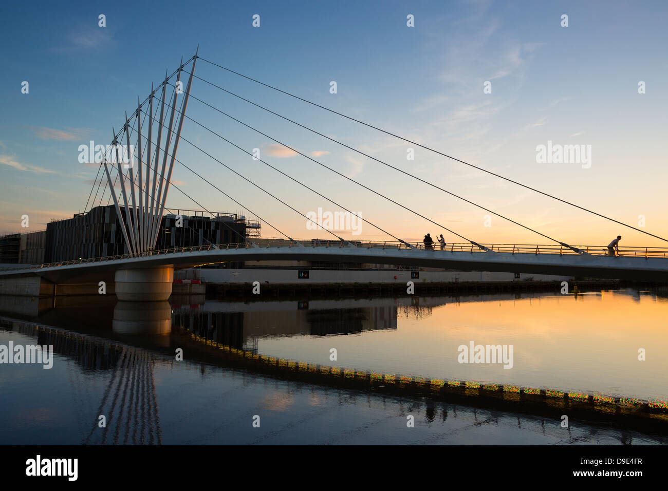 Regno Unito, Salford, ponte di sospensione a Media City Foto Stock