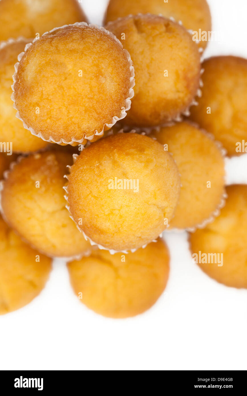 Vista ravvicinata di una pila di gustosi muffin fatti in casa visto da sopra Foto Stock
