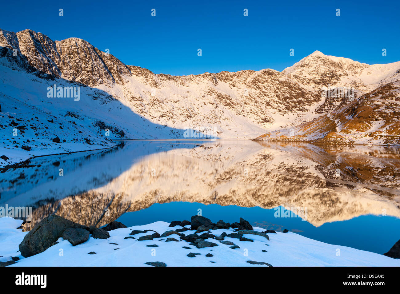 La Snowdon Horseshoe oltre Llyn Llydaw, Snowdonia National Park, il Galles. Foto Stock