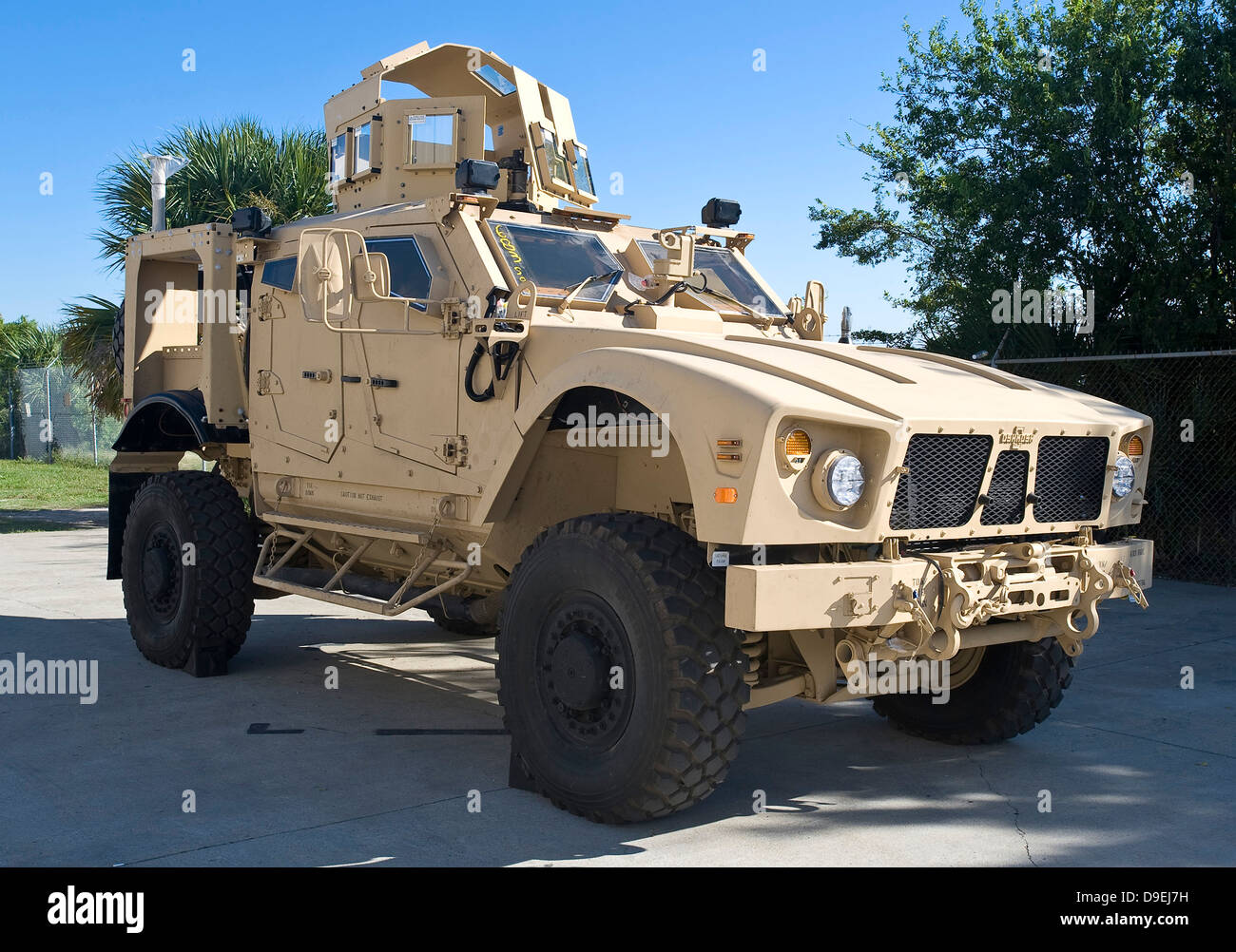 An Oshkosh M-ATV miniera agguato resistente protetto veicolo fuoristrada  Foto stock - Alamy
