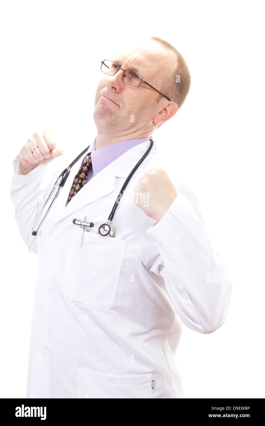Voce maschile medico Stretching schiena dopo un lungo periodo di lavoro Foto Stock