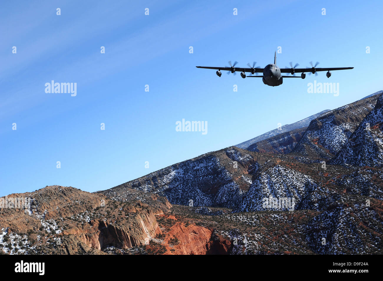 4 gennaio 2012 - UN MC-130J combattere ombra II aeromobili vola sopra i cieli del New Mexico. Foto Stock