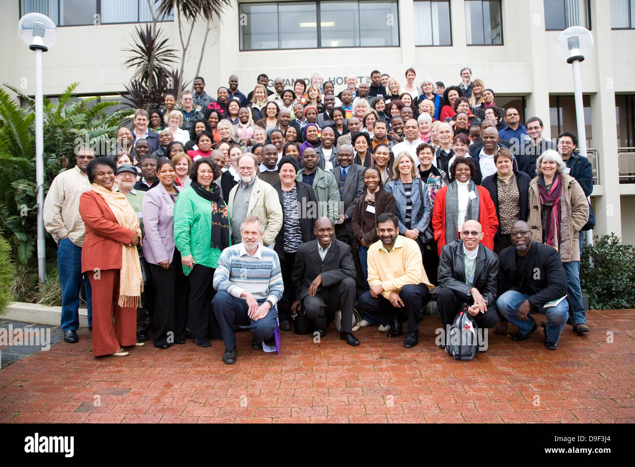 I delegati South African Museums Association Conference (SAMA) raccogliere foto di gruppo sul campus University Business di Stellenbosch Foto Stock