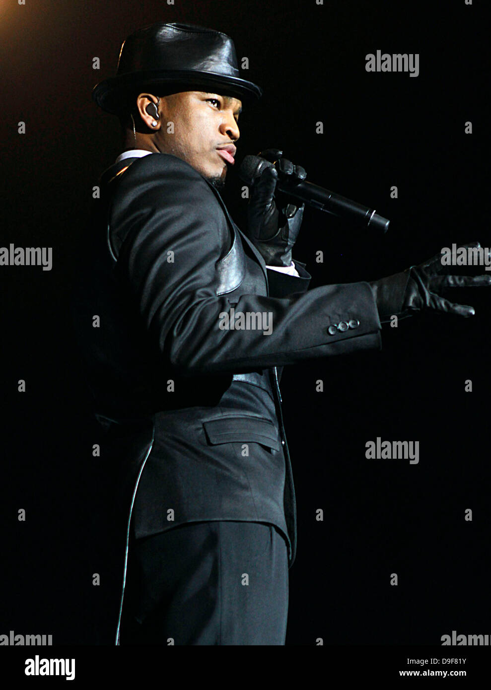 Ne-Yo esegue la sua serata di apertura mostra all'O2 Arena di Londra - Inghilterra - 26.02.11 Foto Stock