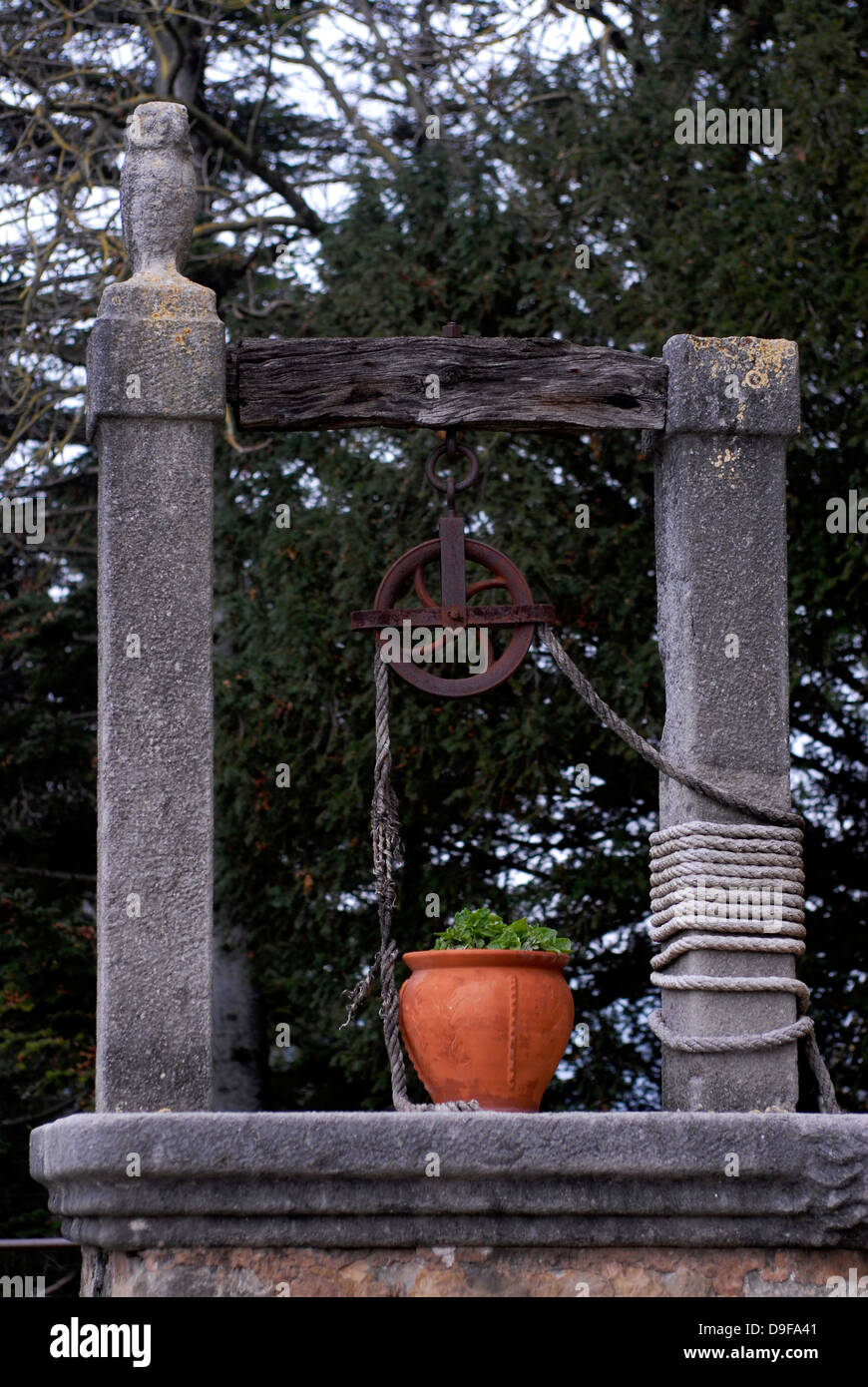 Cisterna di acqua, castello, Montesquiu, Regione, vecchio Vic, Osona Barcellona, in Catalogna, Spagna, Europa Foto Stock