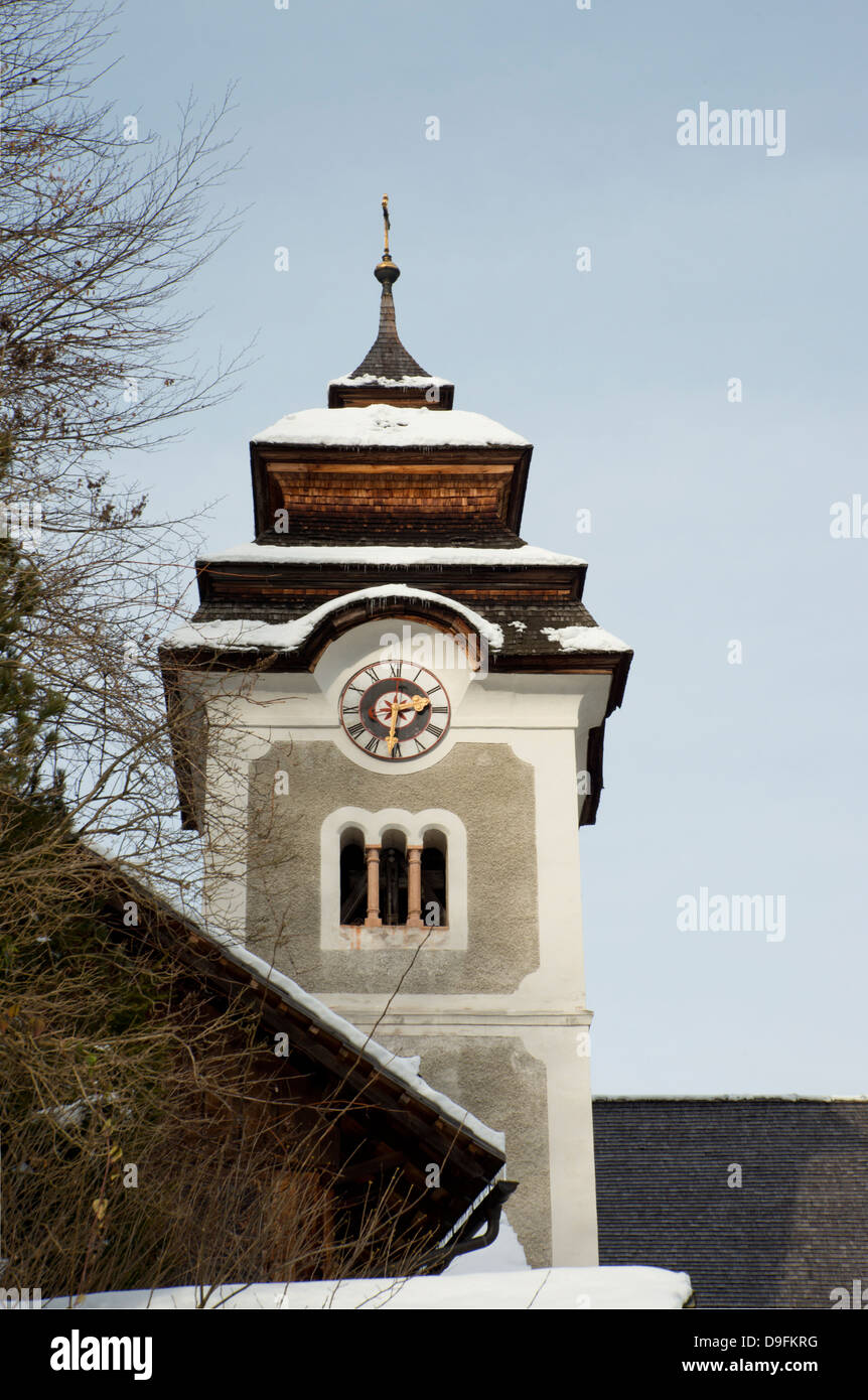 Hallstatter Pfarrkirche und Beinhas, una chiesa sul pendio di una collina di Hallstatt, Sito Patrimonio Mondiale dell'UNESCO, Salzkammergut, Austria Foto Stock