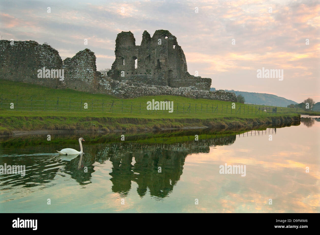 Ogmore Castle, Bridgend, Glamorgan, Wales, Regno Unito Foto Stock