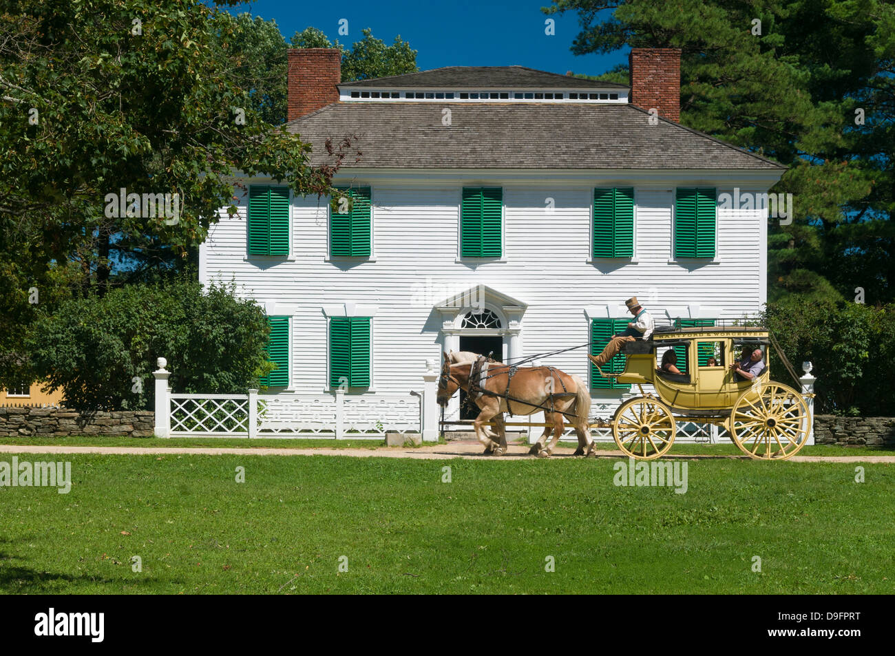 Cavallo e Carrozza presso Old Sturbridge Village, un museo che ritrae la prima Nuova Inghilterra vita, Massachusetts, New England, STATI UNITI D'AMERICA Foto Stock