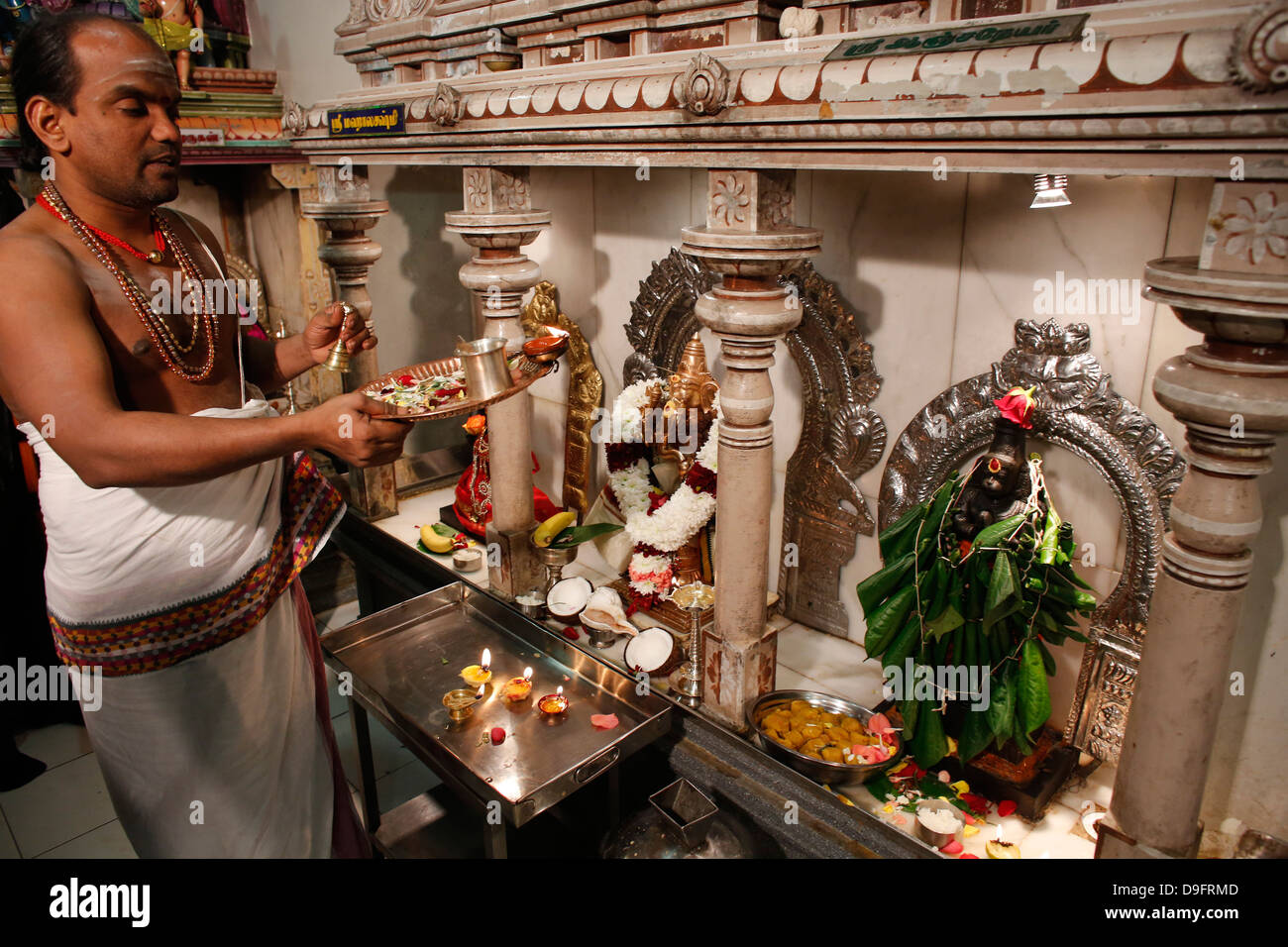 Celebrazione nella Parigi Ganesh temple, Parigi, Francia Foto Stock