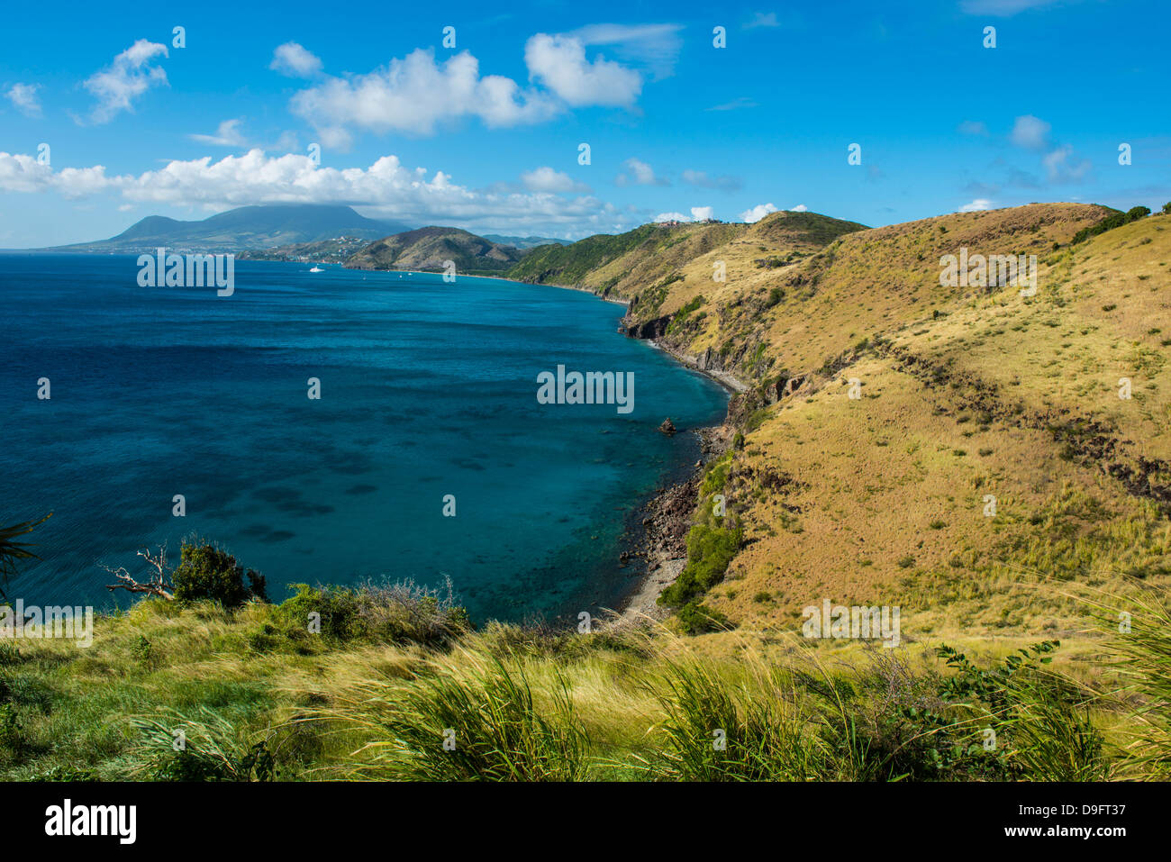 Vista sulla penisola a sud di Saint Kitts, Saint Kitts e Nevis, Isole Sottovento, West Indies, dei Caraibi Foto Stock