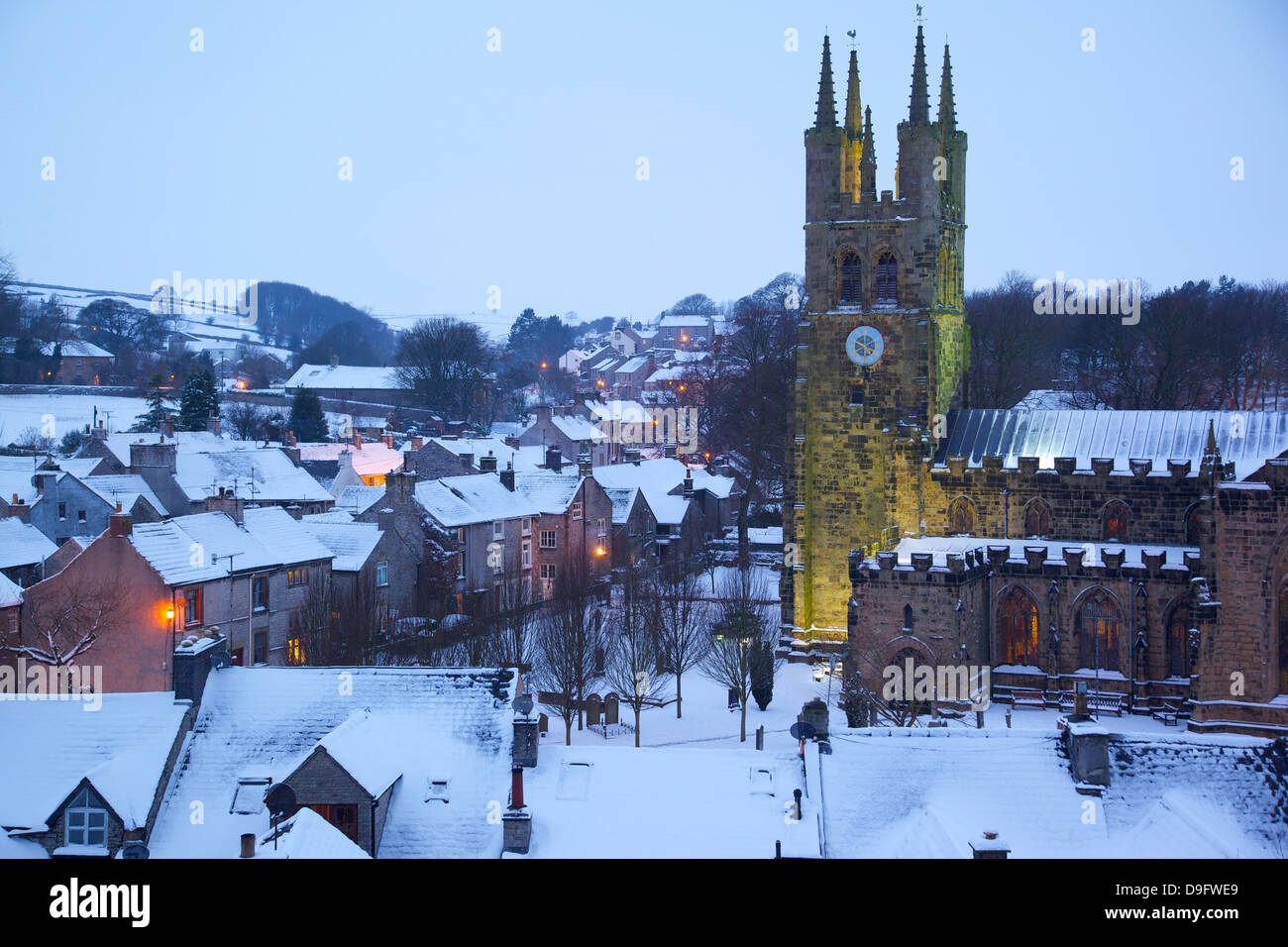 Cattedrale di picco nella neve, Tideswell, Parco Nazionale di Peak District, Derbyshire, England, Regno Unito Foto Stock Cattedrale di picco nella neve, Tideswell, Parco Nazionale di Peak District, Derbyshire, England, Regno Unito Foto Stock