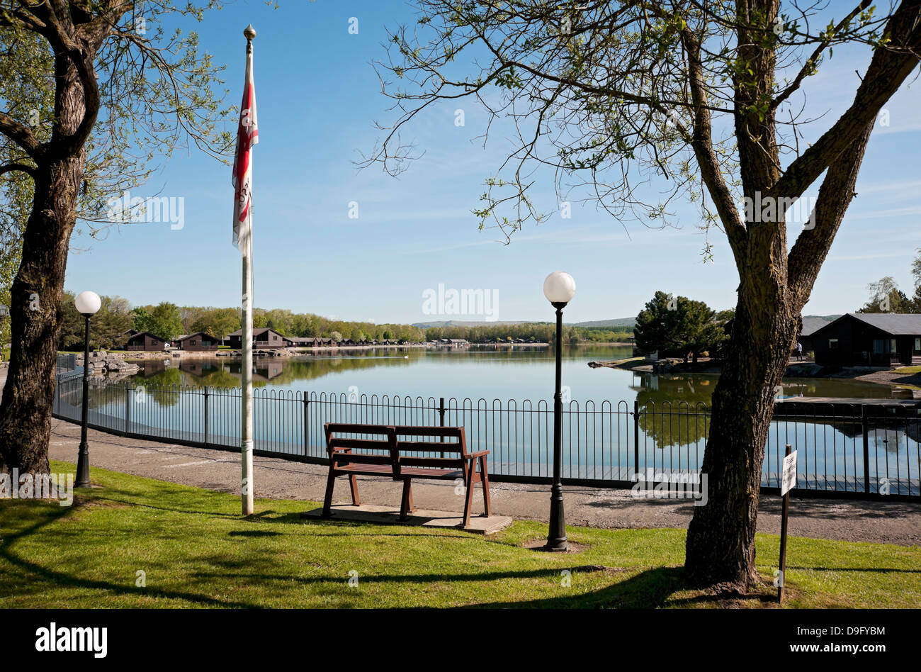 Pine Lake Resort in primavera Carnforth Lancashire Inghilterra Regno Unito GB Gran Bretagna Foto Stock