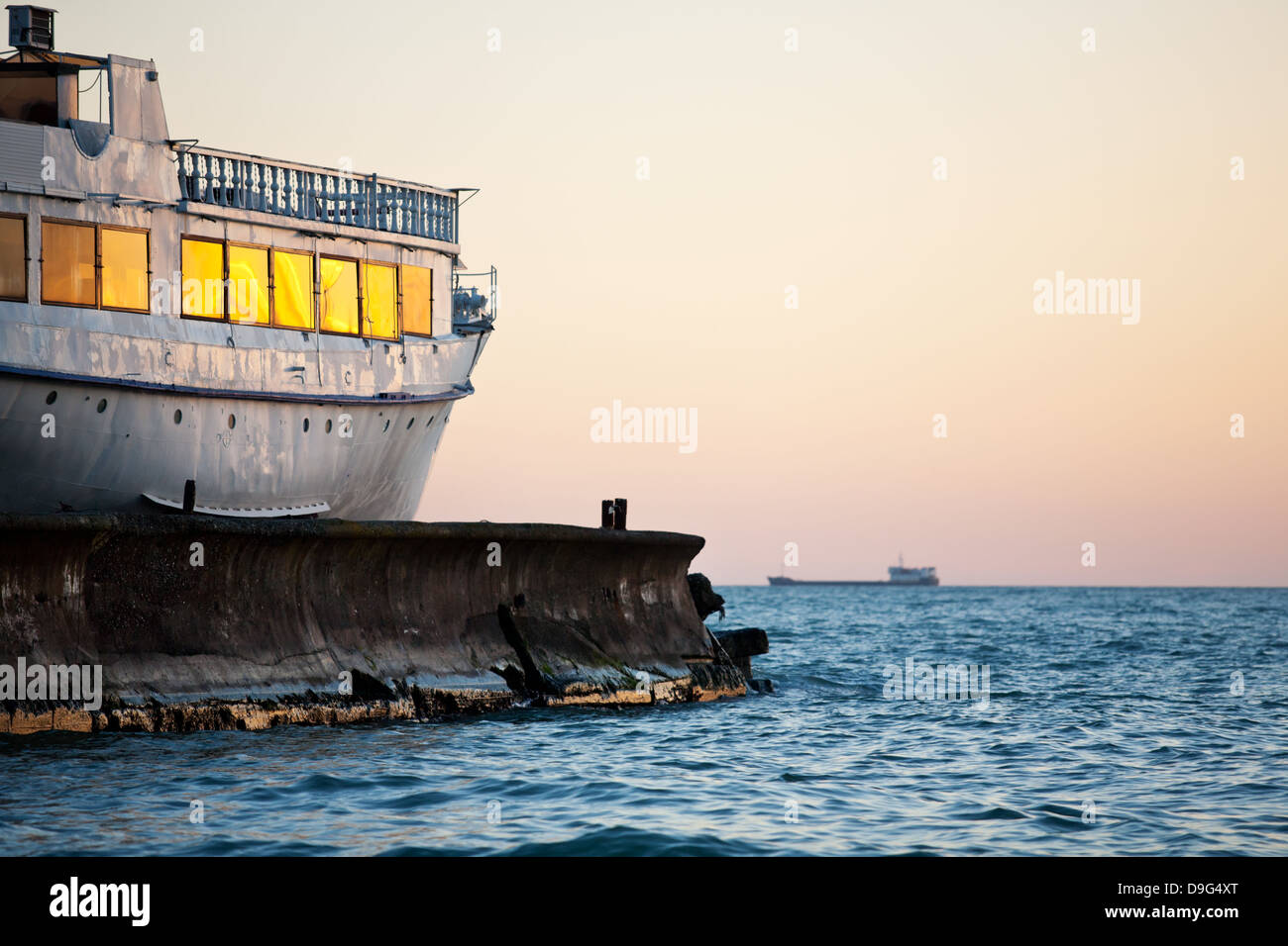 Old Ship in sunset Foto Stock
