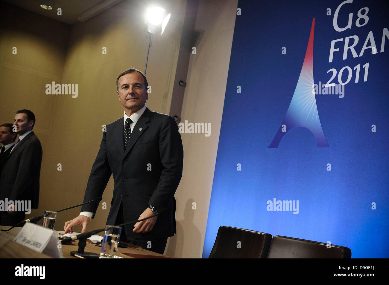 G8 italiano Ministro degli Affari Esteri Franco Frattini partecipa a una conferenza stampa congiunta in Marzo 15, 2011 a Francia estera Foto Stock