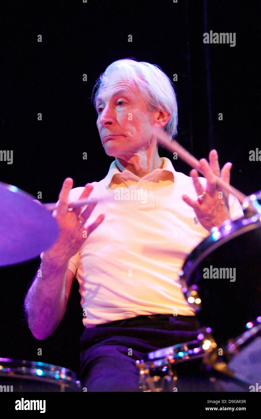 Rolling Stones il batterista Charlie Watts in tour con Ben Waters esecuzione presso il torrente Southampton, Inghilterra - 17.03.11 Foto Stock