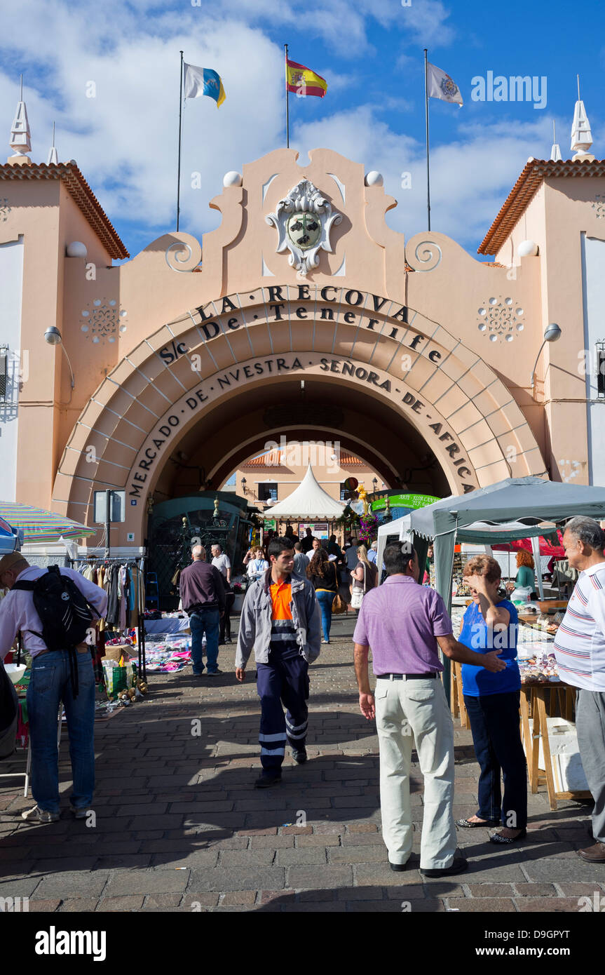 Ingresso al mercato africano a Santa Cruz de Tenerife, Tenerife, Isole Canarie, Spagna Foto Stock