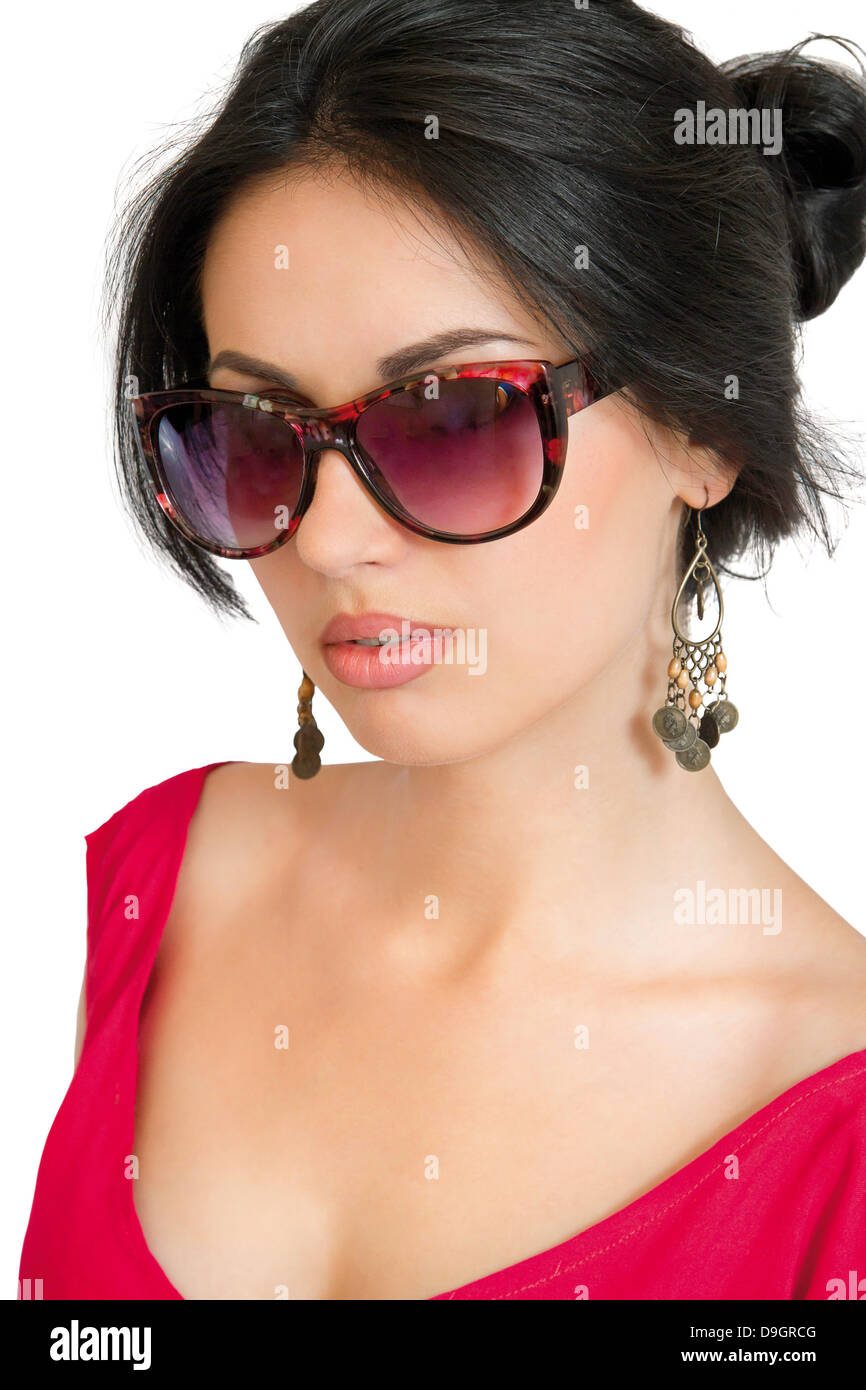 Ritratto di una giovane ragazza bruna con gli occhiali Foto Stock