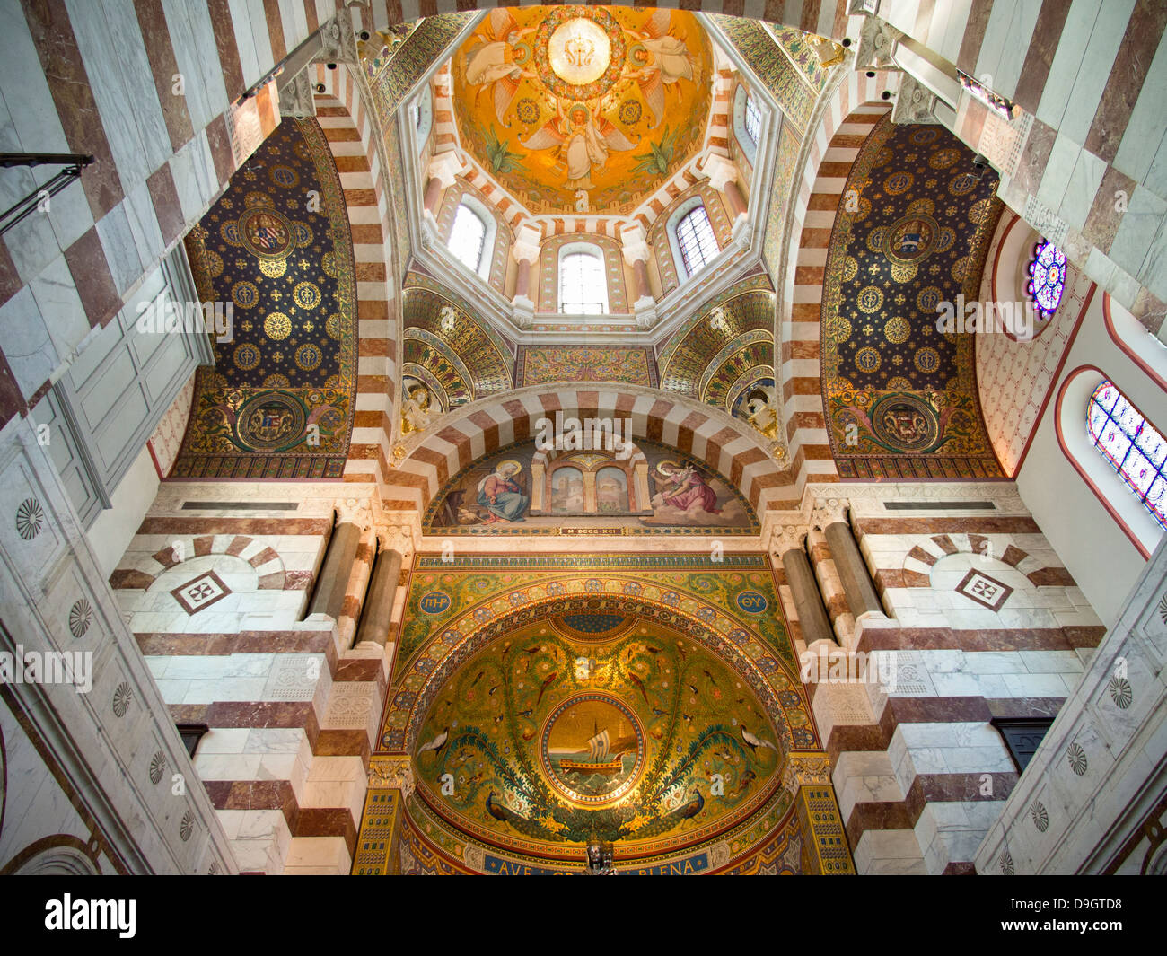 Gli interni della cattedrale di Notre Dame de la Garde sopra Marsiglia, Francia 12 Foto Stock