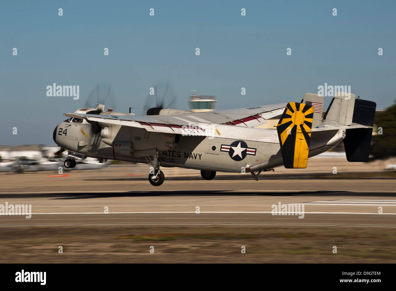 Coronado, California, 19 novembre 2012 - UN C-2 Greyhound terre su Naval Air Station North Island. Foto Stock