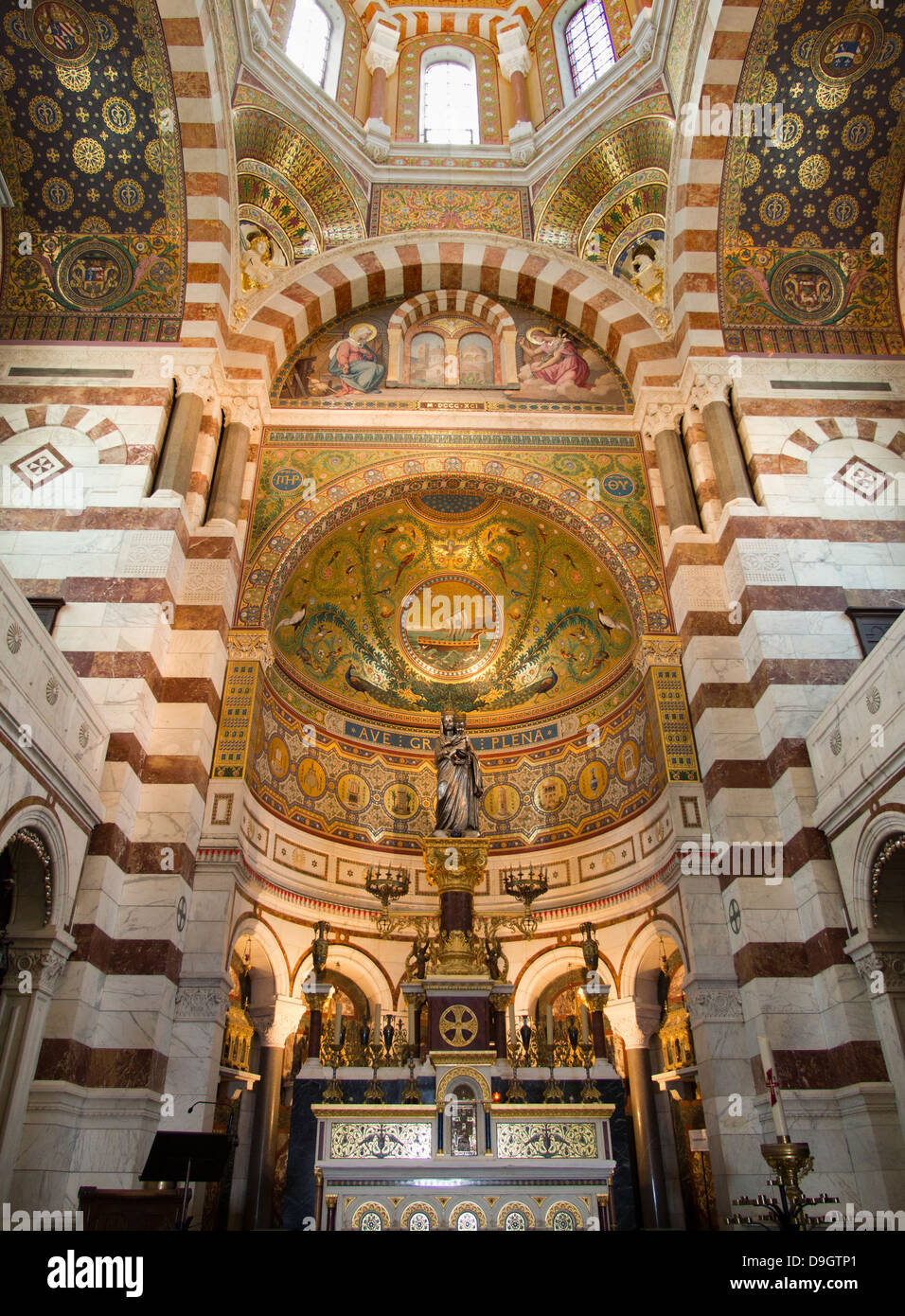 Gli interni della cattedrale di Notre Dame de la Garde sopra Marsiglia, Francia 9 Foto Stock
