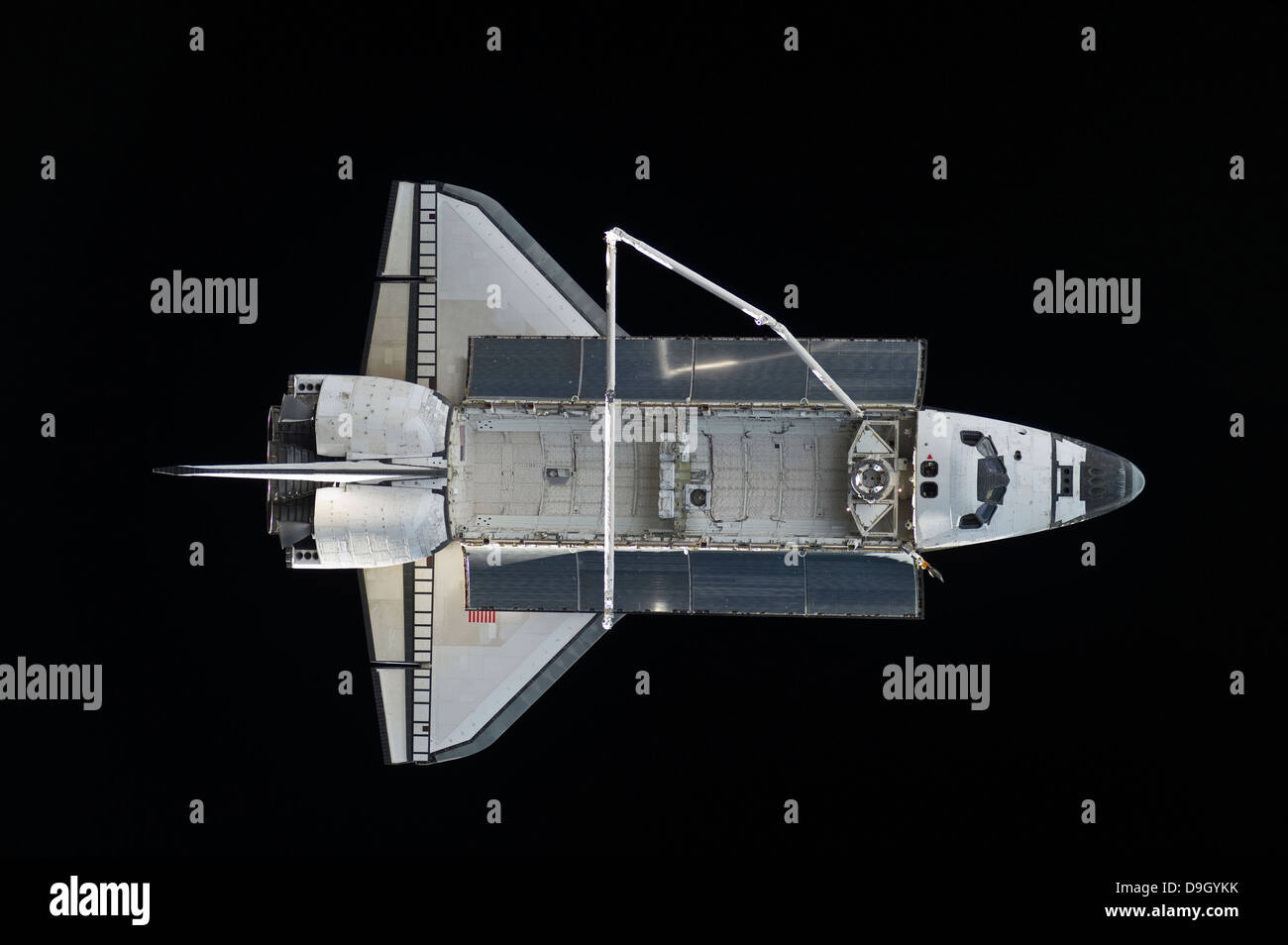 23 maggio 2010 - Space Shuttle Atlantis backdropped contro la nerezza di spazio. Foto Stock