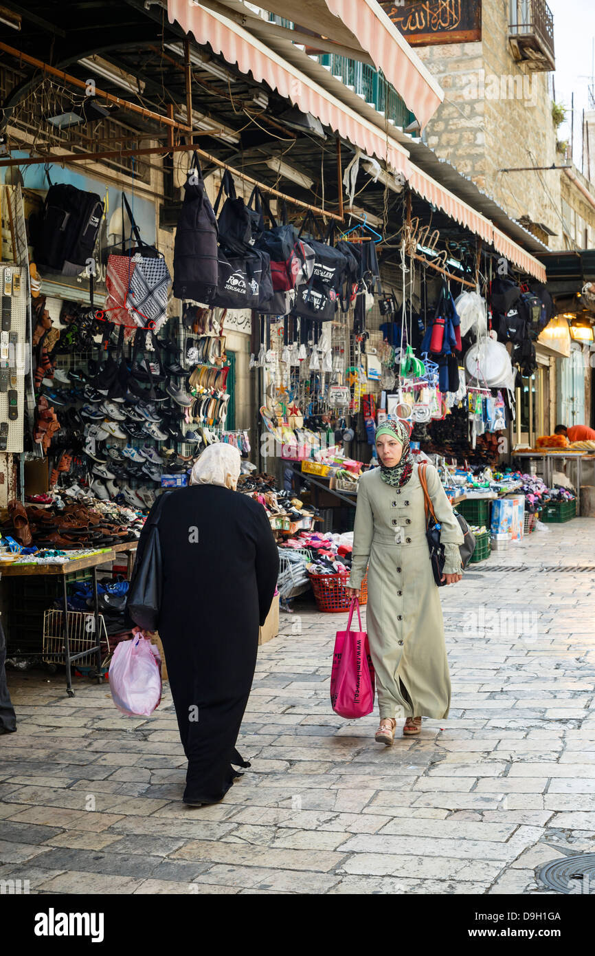 Mercato nel quartiere musulmano nella città vecchia di Gerusalemme, Israele. Foto Stock