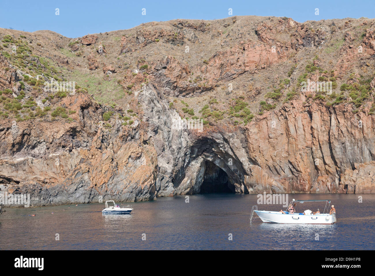 La cosiddetta Grotta Pegasus, Vulcano, Isole Eolie, Italia Foto Stock