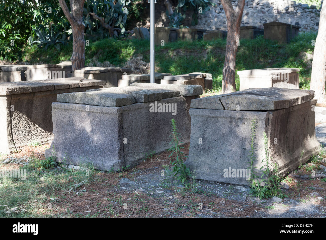 Greco e tombe romane, Città Alta, Lipari, Isole Eolie, Italia Foto Stock