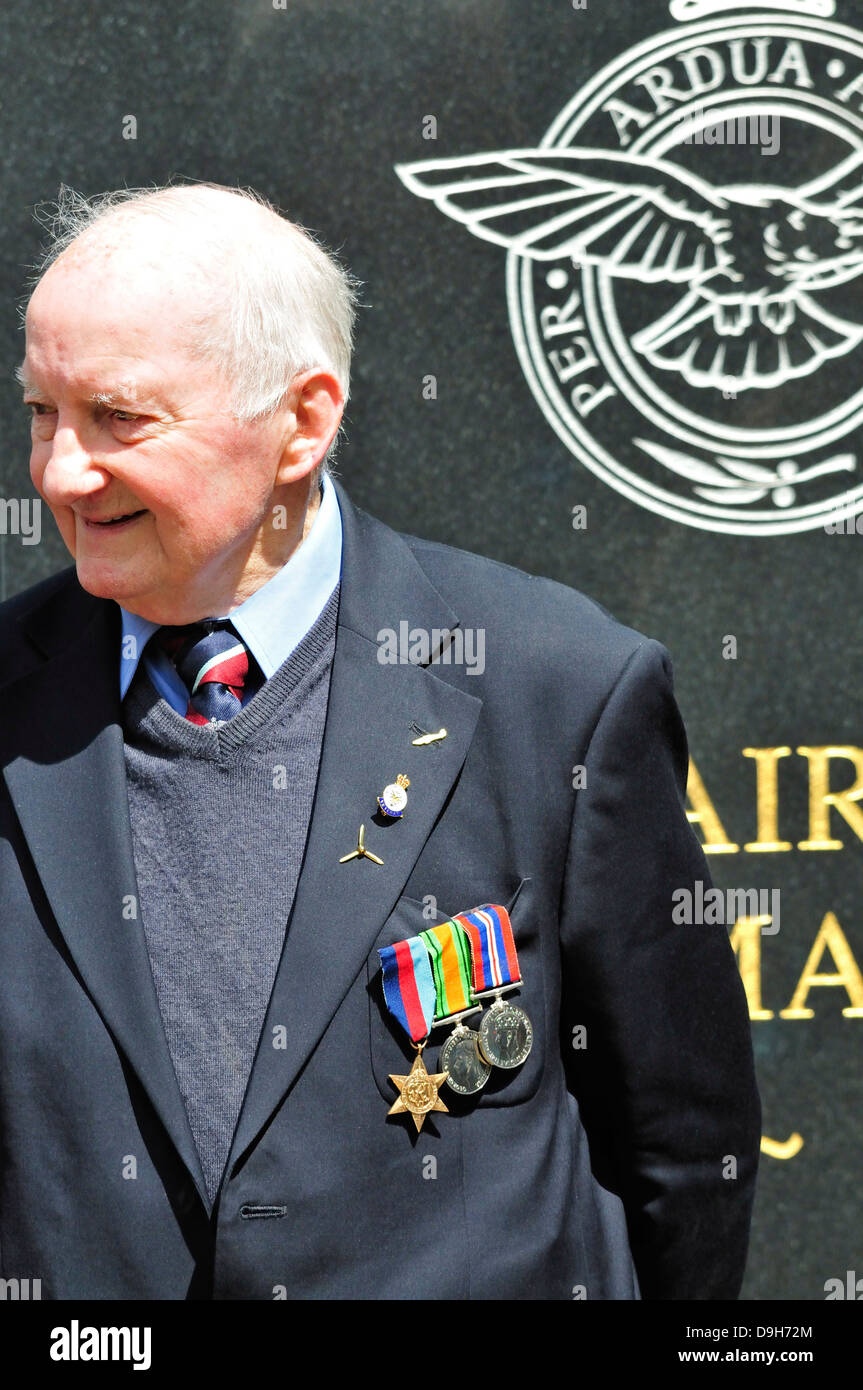 Neville Croucher - WW2 uragano pilota. 16 maggio, 2013. Raid Dambusters settantesimo anniversario commemorazione al Kings Hill, Kent. Foto Stock