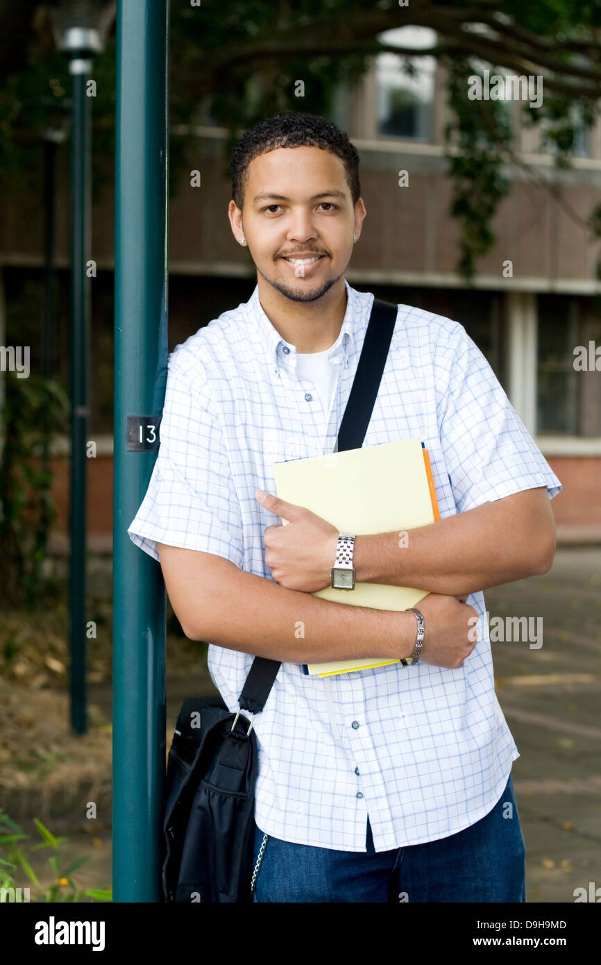 Voce maschile African American college studente ritratto Foto Stock