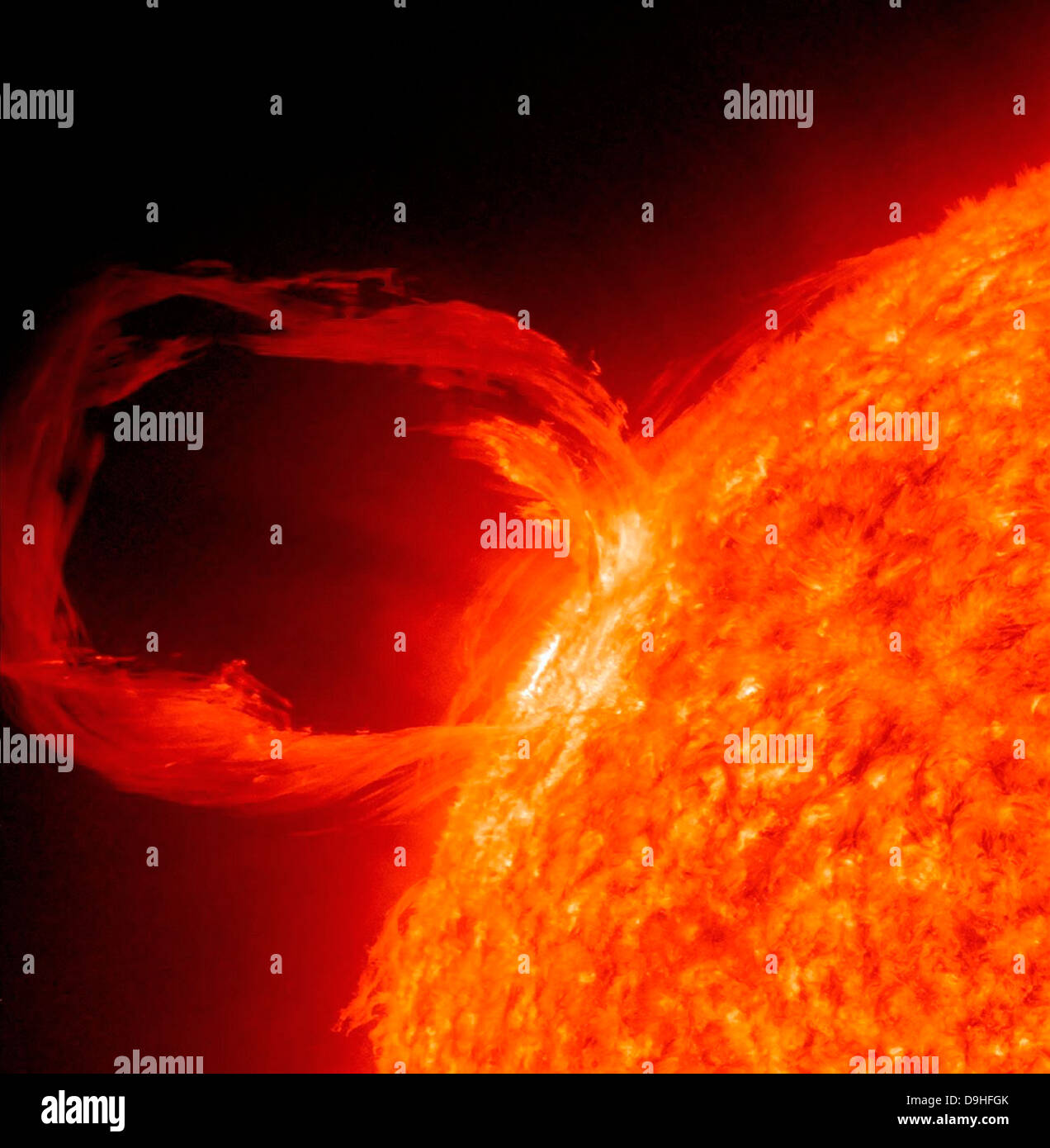 Marzo 30, 2010 - Close-up di un solare preminenza eruttiva come visto in condizioni estreme di luce UV. Foto Stock