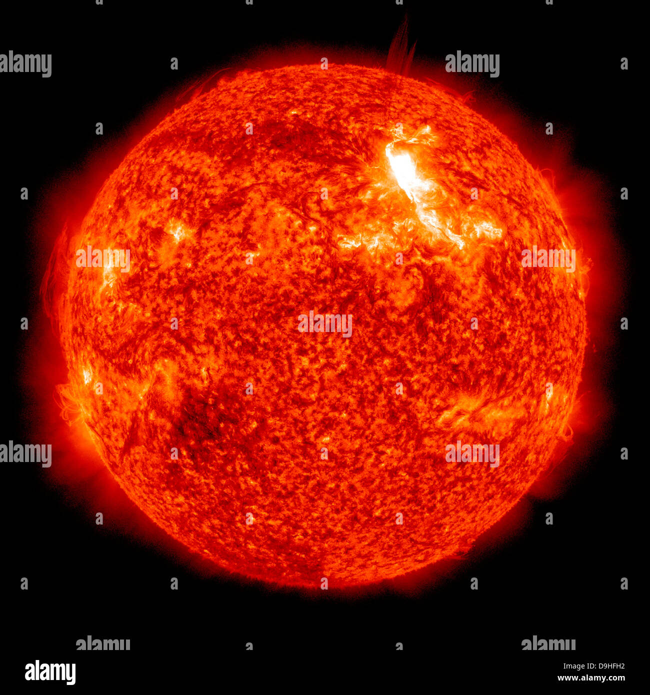 Un'intensità M8.7 solar flare sulla superficie del sole. Foto Stock